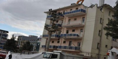 Bismil’de belediyeye tahsis edilen bina yıkıldı