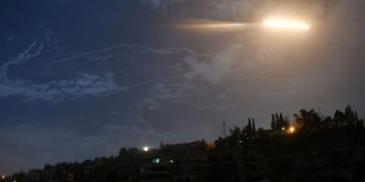 Suriye hava savunması, İsrail'in füze saldırısını püskürttü