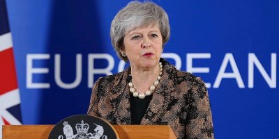 İngiltere Başbakanı May, görevini bıraktı