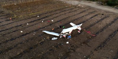 Katar'da iki uçak çarpıştı!