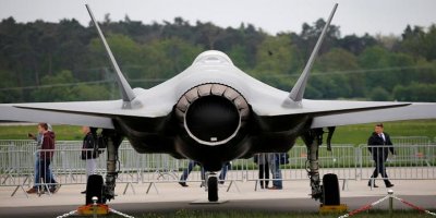 Türkiye F-35'in parça üretiminden çıkarıldı