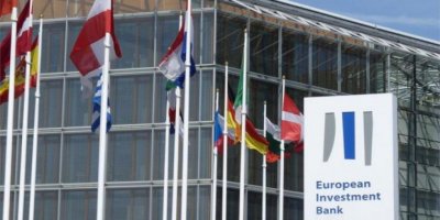 AYB yıl sonuna kadar Türkiye'ye kredi vermeyi durdurdu