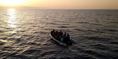 Denizde mahsur kalan 15 kişi açlık ve susuzluktan öldü