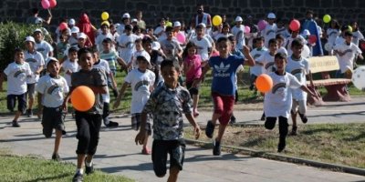 Sur’da çocuklara oyunla terapi