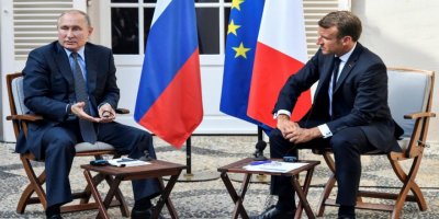 Macron'la Fransa'da buluşan Putin'den Suriye ordusuna destek mesajı
