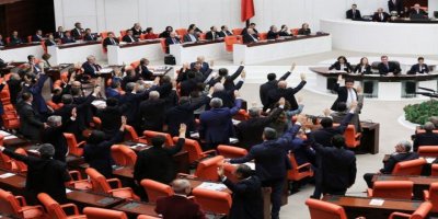 CHP, Türkiye'nin Suriye'ye girmesine onay verdi