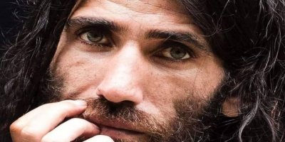Penaber û nivîskarê Kurd Bêhrûz Bûçanî piştî 6 salan azad bû