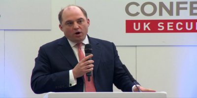 İngiltere Savunma Bakanı: Rusya, NATO için gerçek bir tehdit