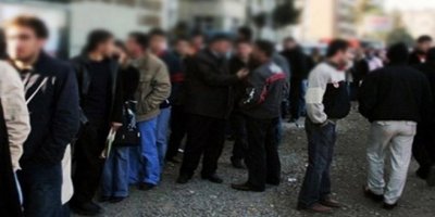 İşsiz sayısı 327 bin kişi arttı