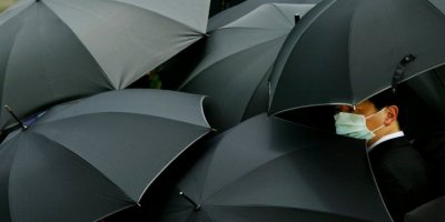 Ünlü doktordan korkutan uyarı: Korona virüsü dünya nüfusunun yüzde 60'ını etkileyebilir